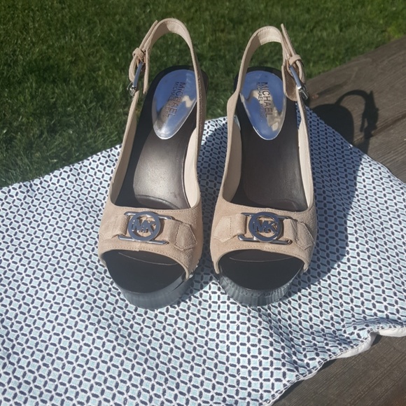 michael kors charm sling platform pumps